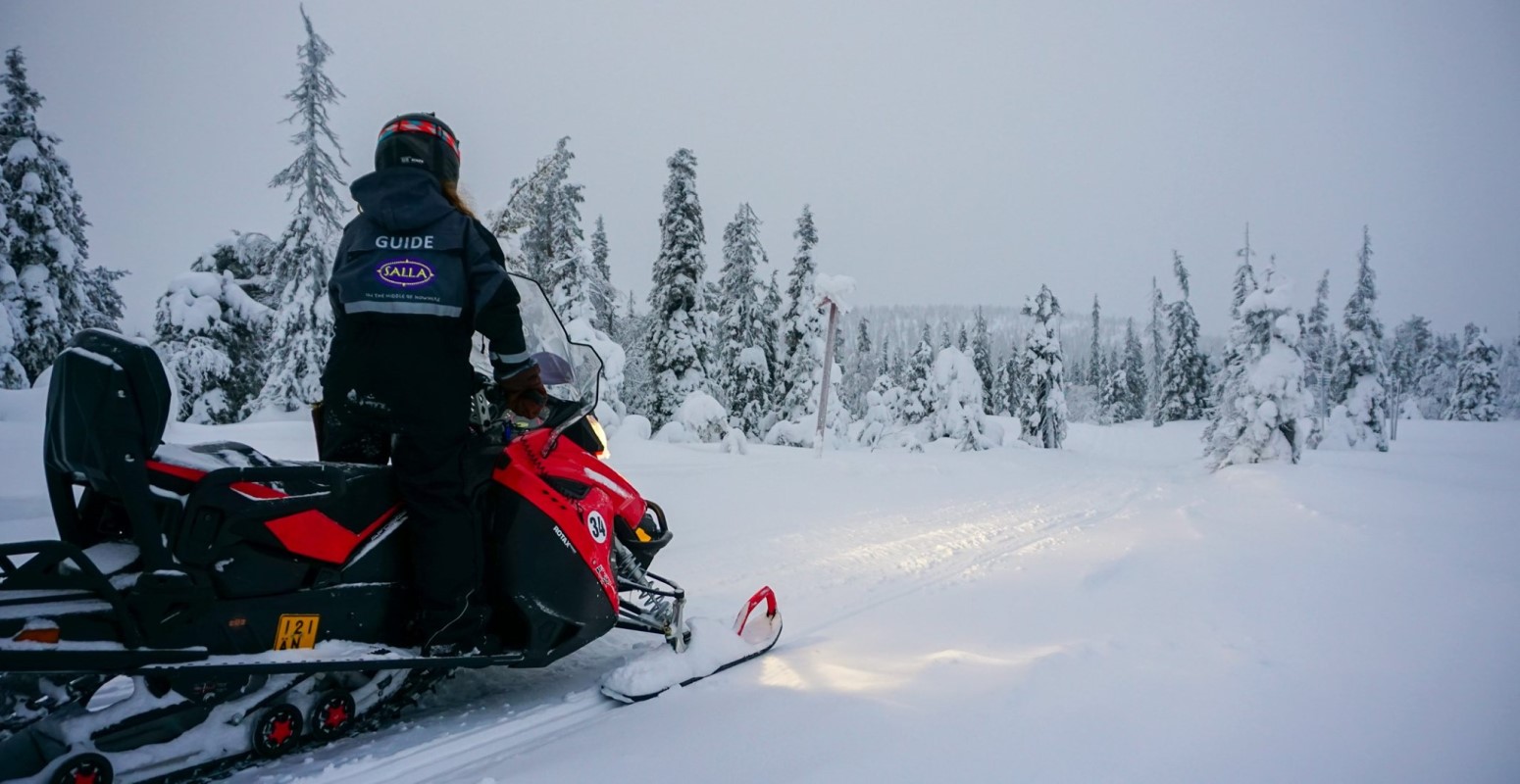 Salla Laponia Moto de Nieve